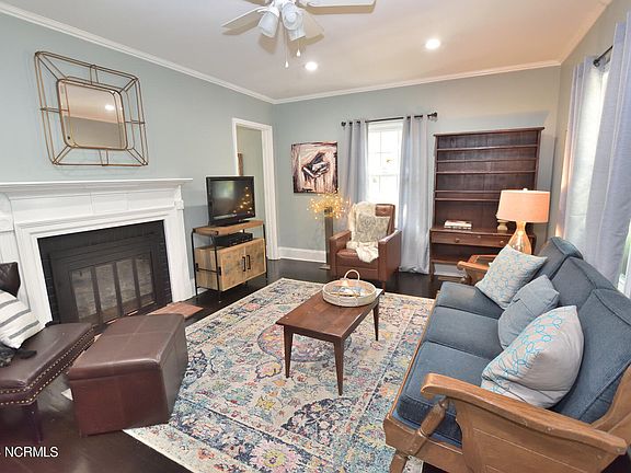 3rd image of 621 S Taylor Street