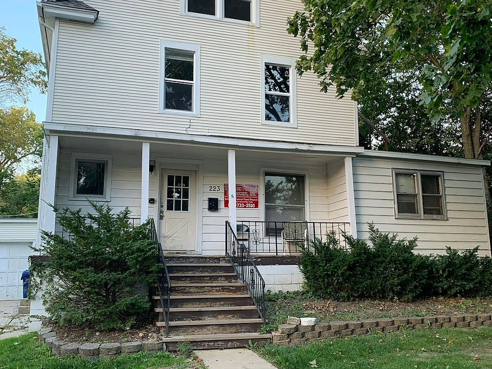 2nd image of 223 W Locust St #4