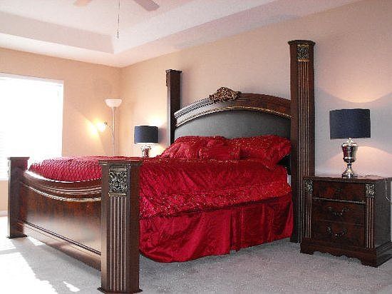 WHH6P340HC-king-master-bedroom