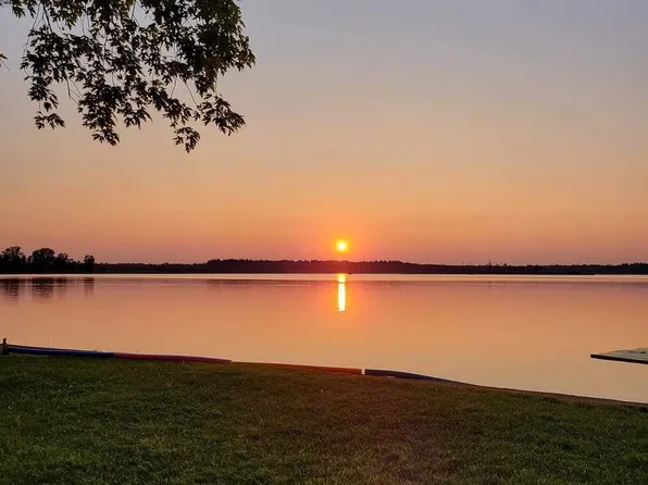 W5222 Shady Rest Ct, Shawano, WI 54166