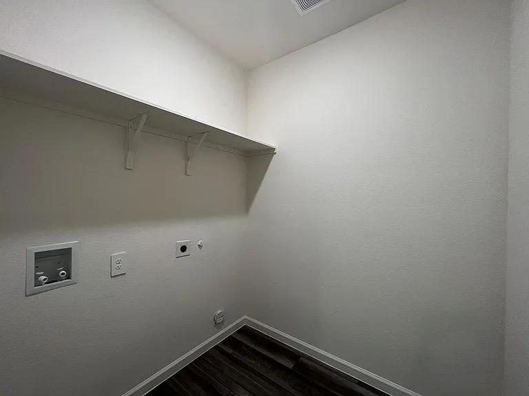 786 Yorkshire Dr — Photo 21