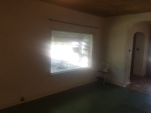 2nd image of 304 2nd Ave S