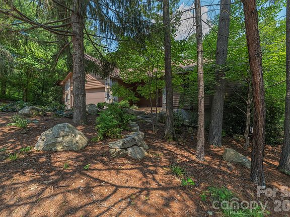 3rd image of 35 Hillcreek Dr