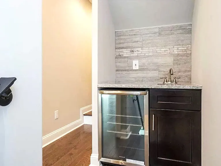 537 Morse St — Photo 23