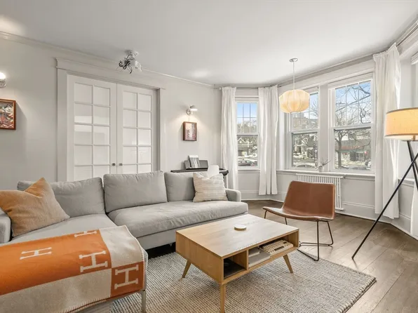 1407 Beacon St APT 4, Brookline, MA 02446