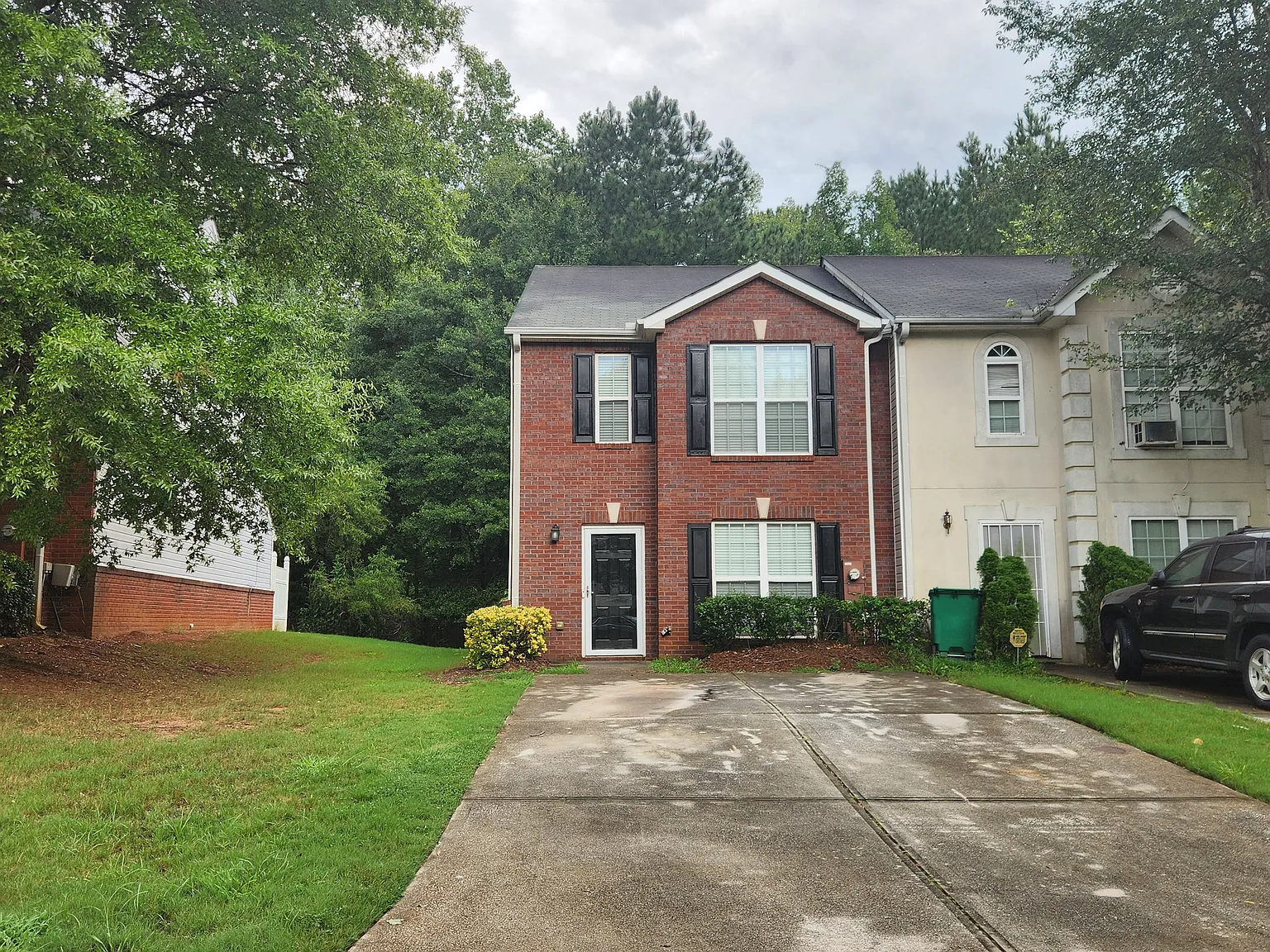 3 bed, 2.5 bath, 1560 sqft, $1,640 — Photo 2