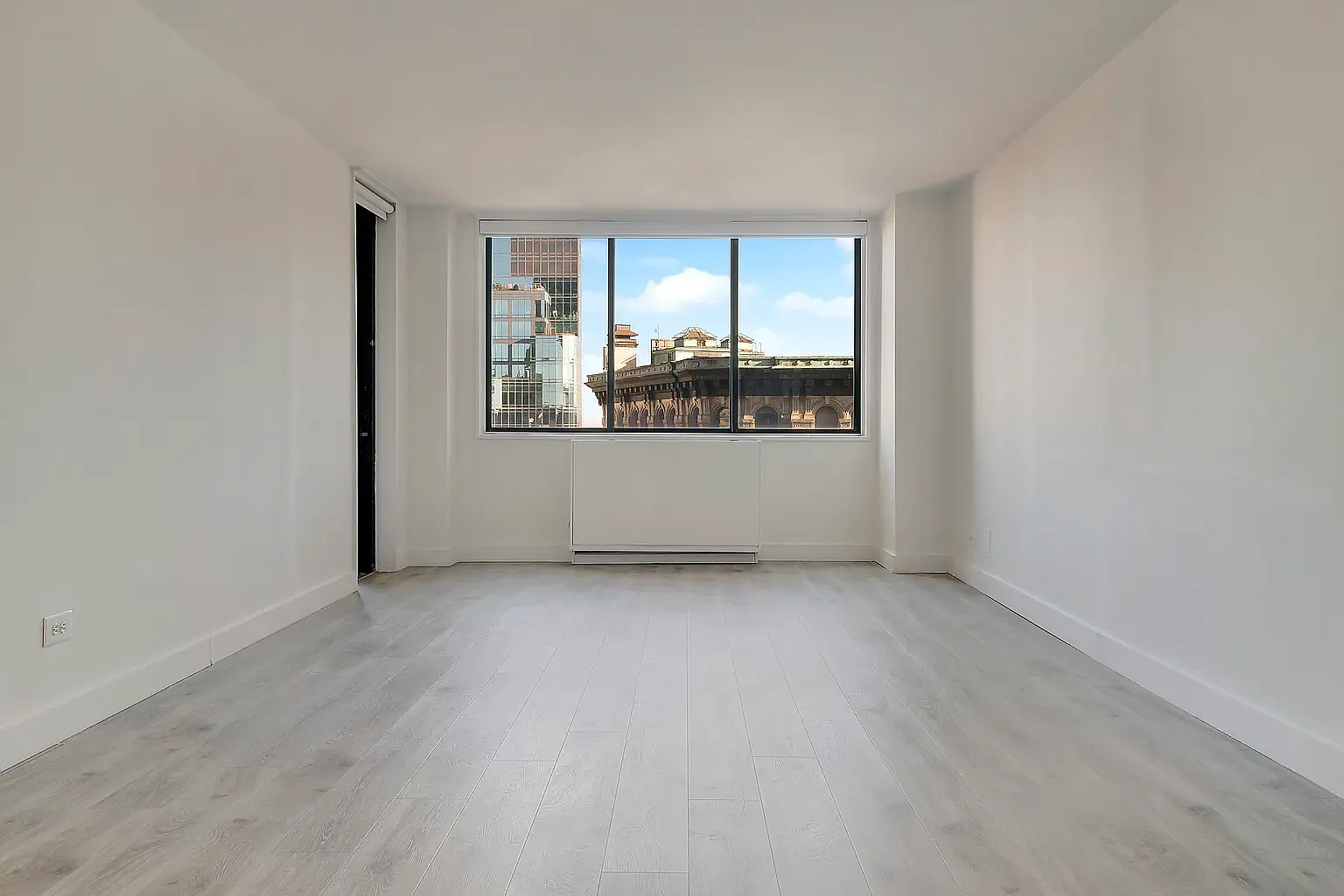 300 Mercer Street — Photo 2