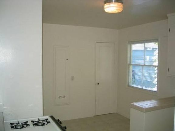 Kitchen (similar photo)