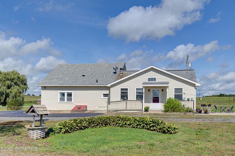 3rd image of 468 McKinley Road