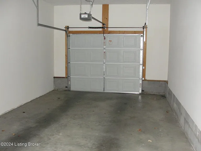112 Laura Ln — Photo 7