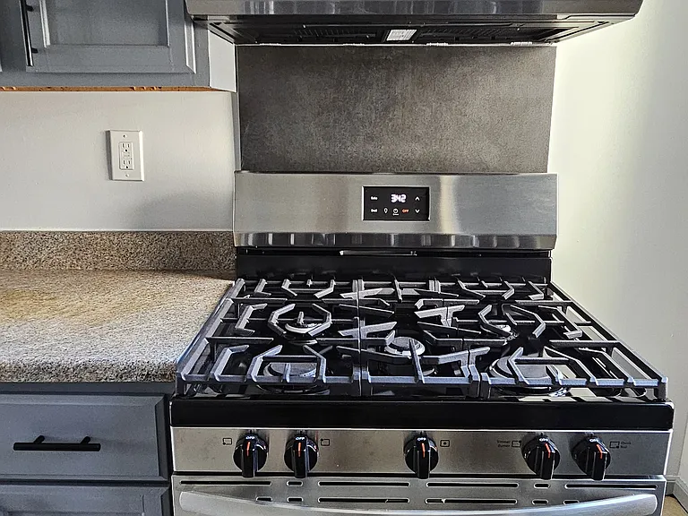 621 Ferry St #2 — Photo 7