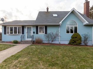 26 Grandview Ave, Watertown, CT 06795