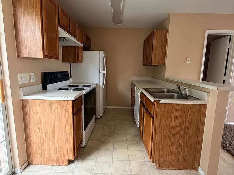 5703 Redstone Dr — Photo 4