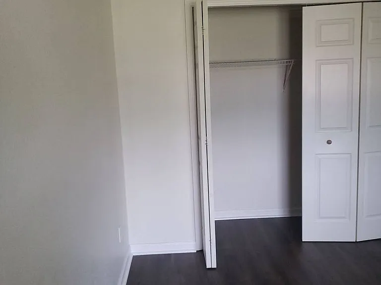 Glen Crest Apartments — Photo 30