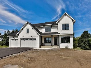 3797 Lakeside Ct, Eagan, MN 55123