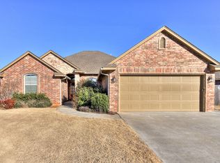 3008 Flint Ct, Moore, OK 73165