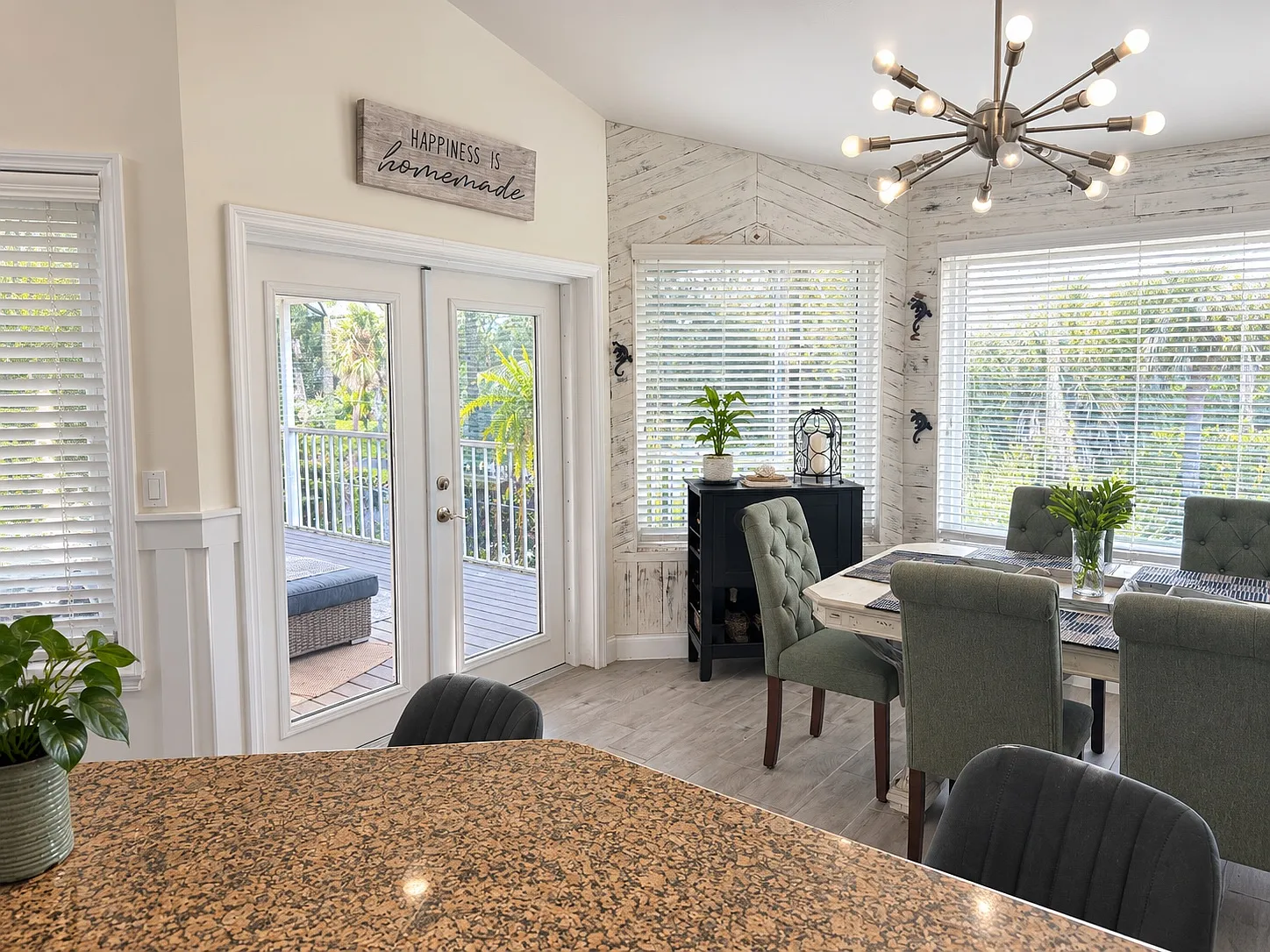 4 bed, 2500 sqft, $8,000 — Photo 2