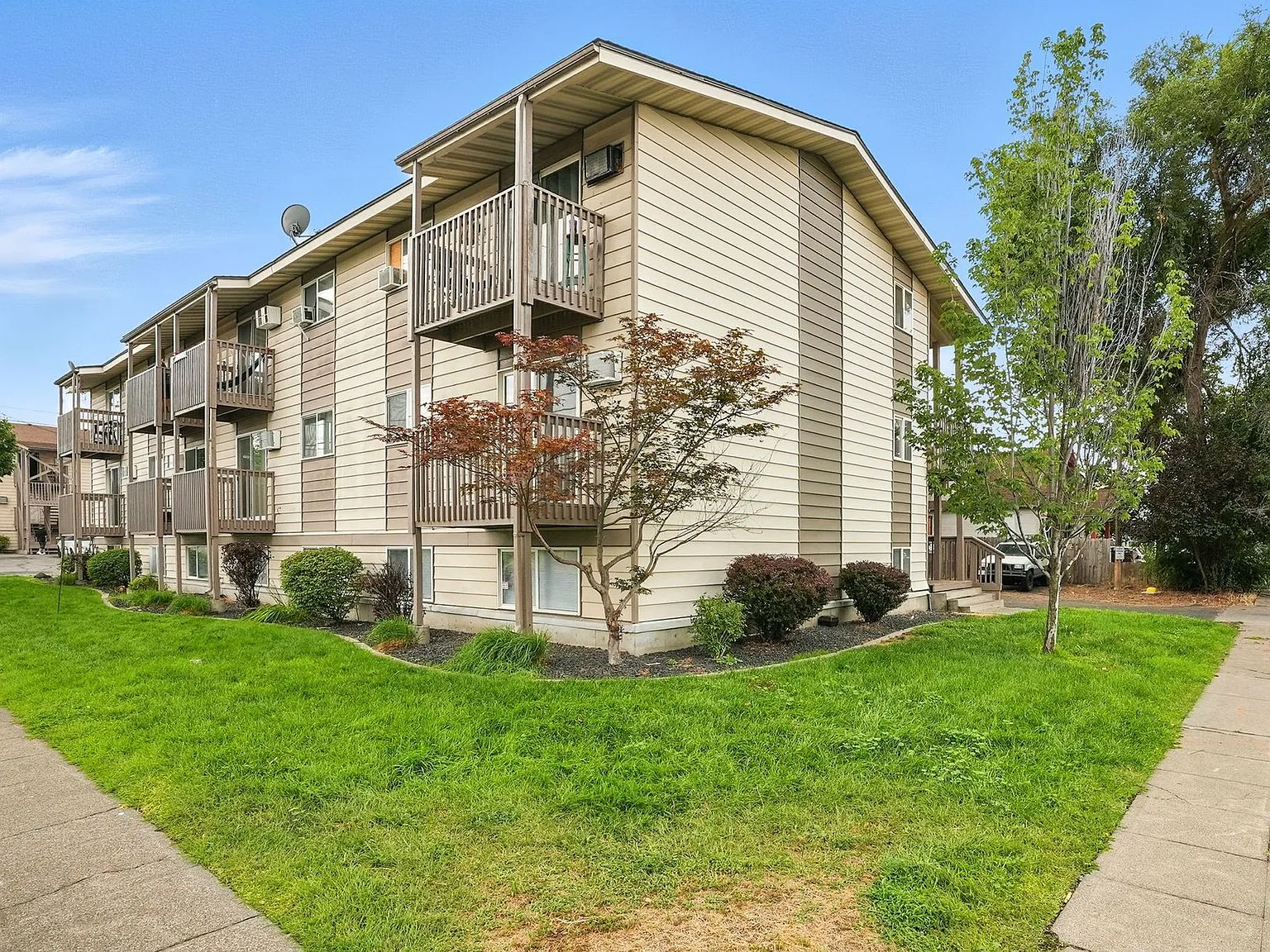 Cannonball Apartments! — Photo 1