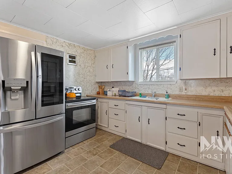 119 E 2nd Ave — Photo 4