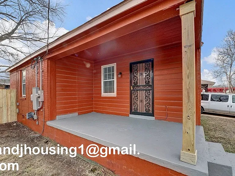 2673 Enterprise Ave — Photo 2