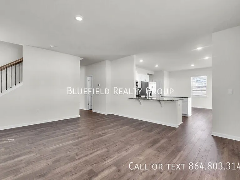 380 Fenwick Dr — Photo 5