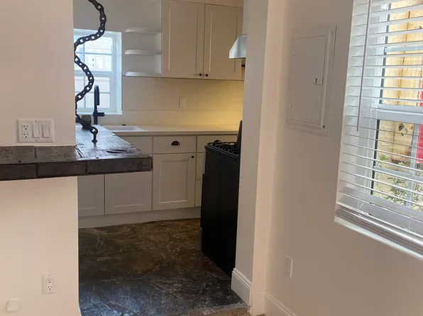 2410 Palm Dr #C, Hermosa Beach, CA 90254