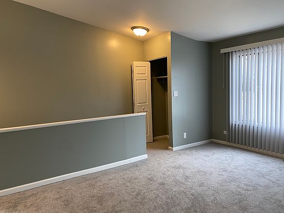 4th image of 901 Van Buren Ct