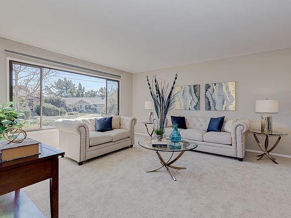 3rd image of 30 Mountain View Pl