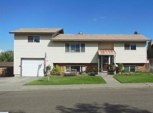903 S Buntin St, Kennewick, WA 99336