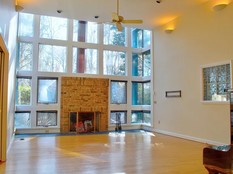 3628 Carlisle Dr — Photo 5