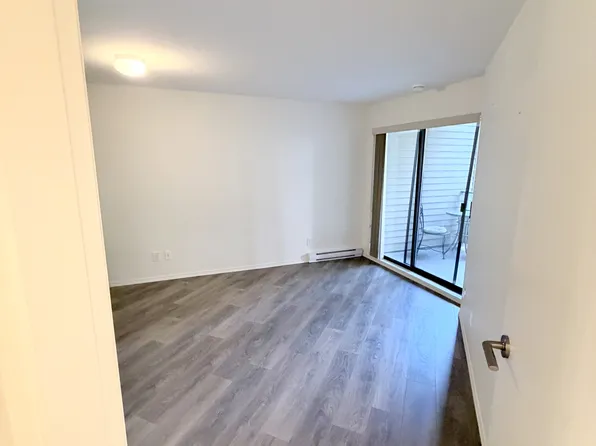 2915 Glen Dr #210, Coquitlam, BC V3B 7H8