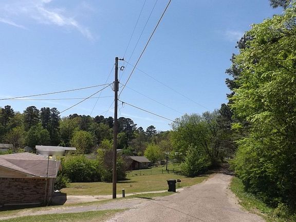 4th image of 120 Green Acres Ter