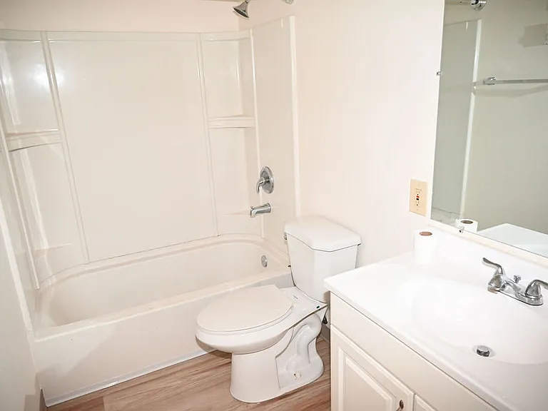 2301 SE Courtney Ave #9 — Photo 10