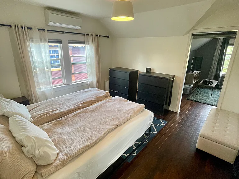 Upstairs primary bedroom