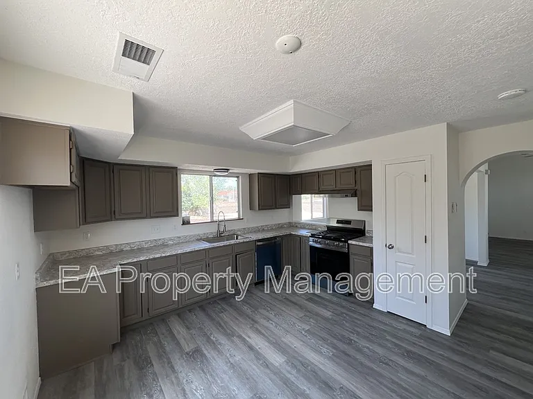 7259 Pajarito Rd NE — Photo 7