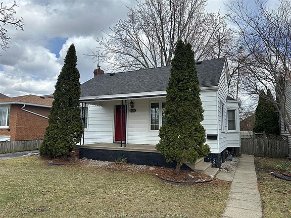 2nd image of 1418 Pillette Rd