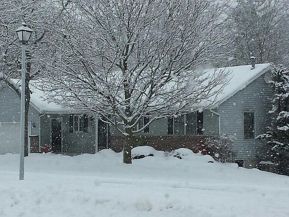 3rd image of 550 Westfield Dr NW