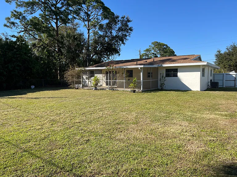 20233 Peachland Blvd — Photo 9