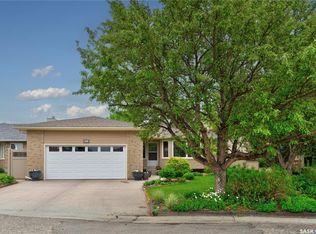 214 N Par Pl, Regina, SK S4Y1H3