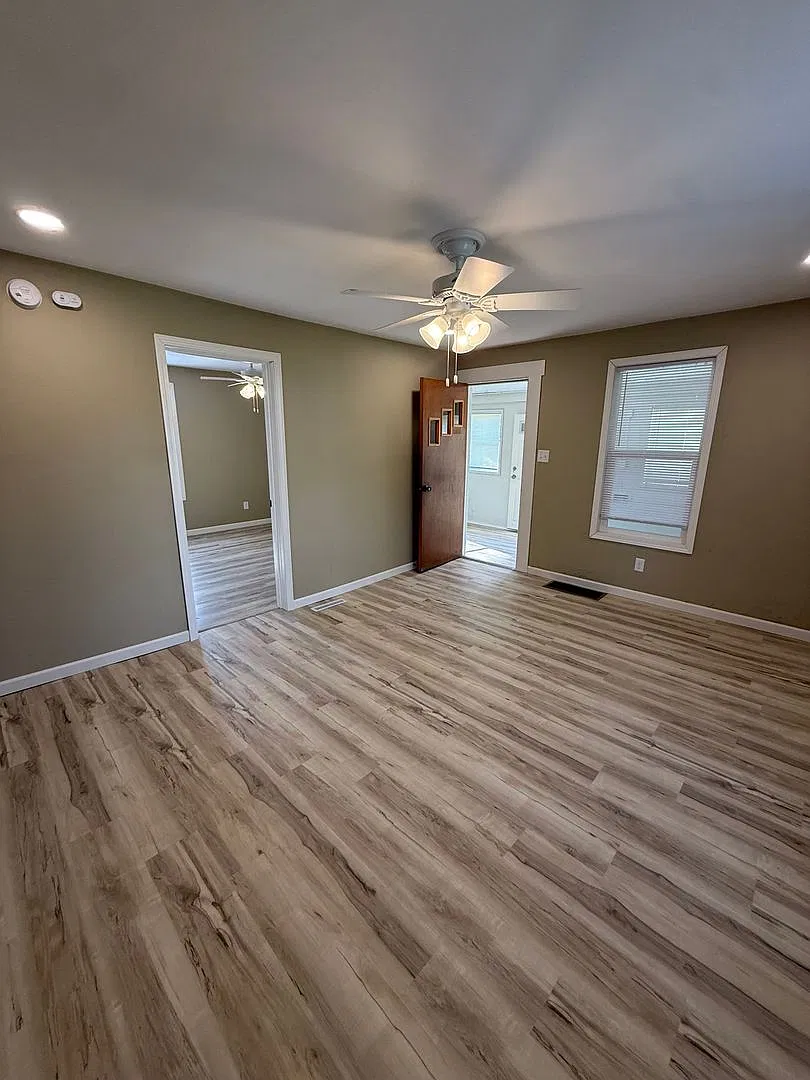 Spacious 2 bedroom house for rent! — Photo 3