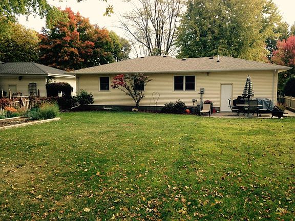 2nd image of 712 Marguerite Ave