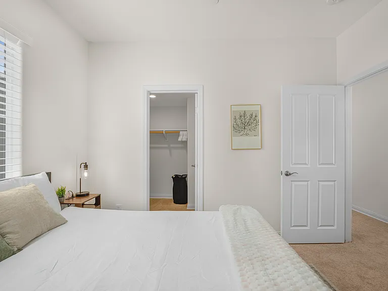 679 Nile River Dr — Photo 13