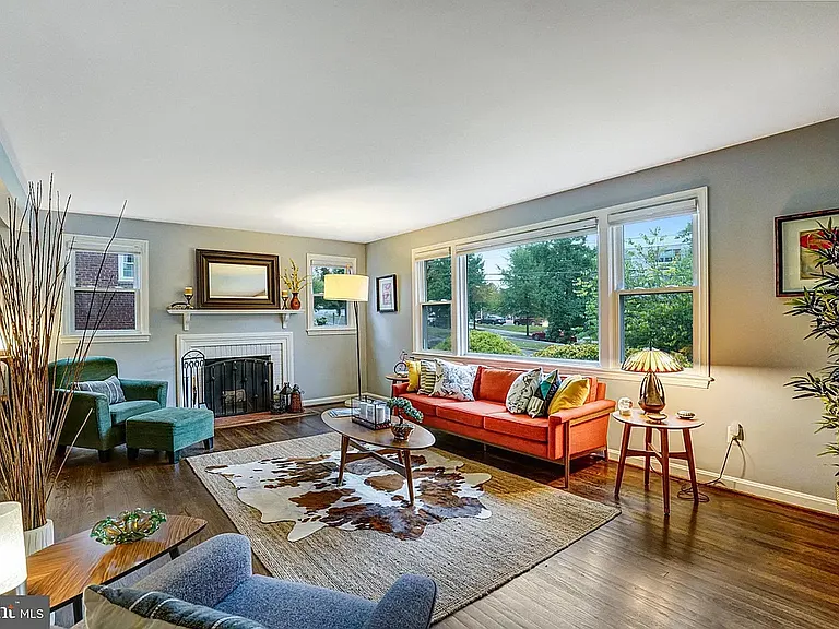 5223 Yorktown Blvd — Photo 3
