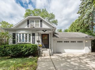 18 N Grant St, Westmont, IL 60559