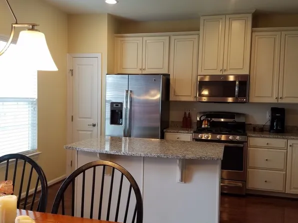 1261 Elderslie Ln, York, PA 17403