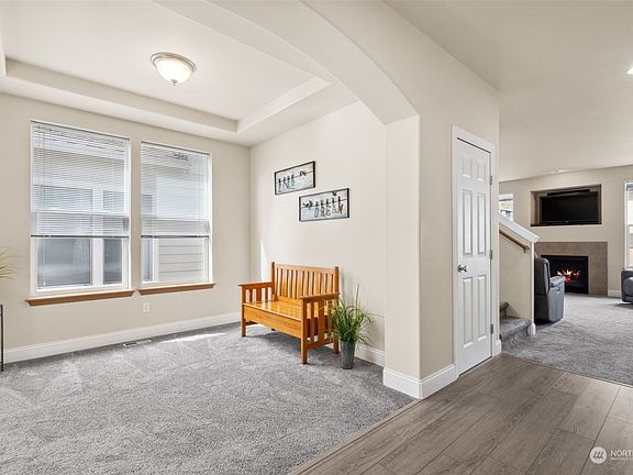 4th image of 405 Nine Bark Street NW