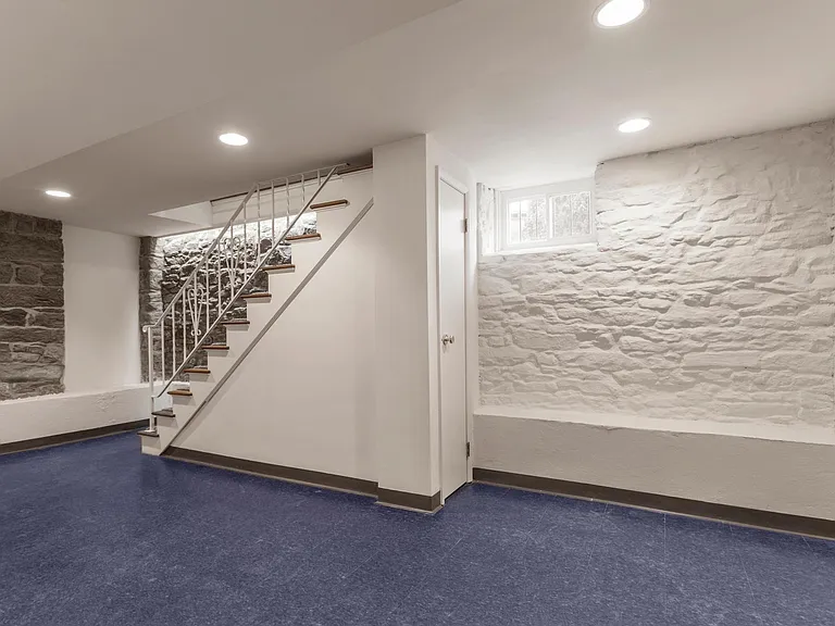333 Denniston St — Photo 5