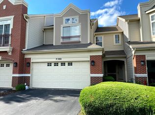 3388 Rosecroft Ln, Naperville, IL 60564
