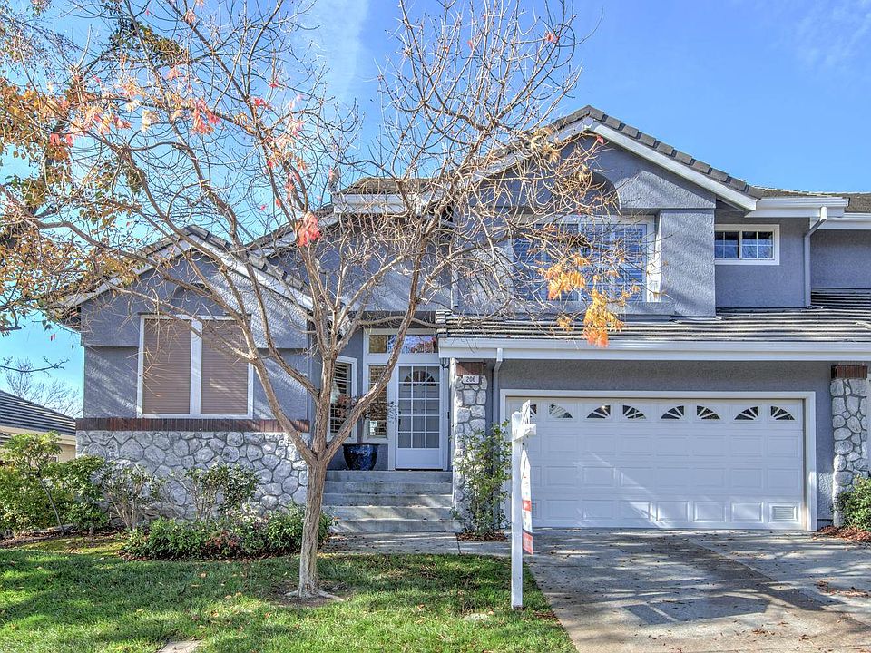 1st image of 206 Promenade Ln