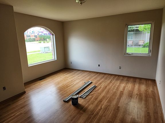Guest bedroom